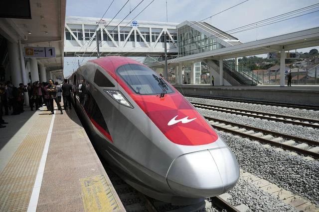 SAONON发电机组助力雅万高铁正式启用！！！可靠电力包管列车稳固运行